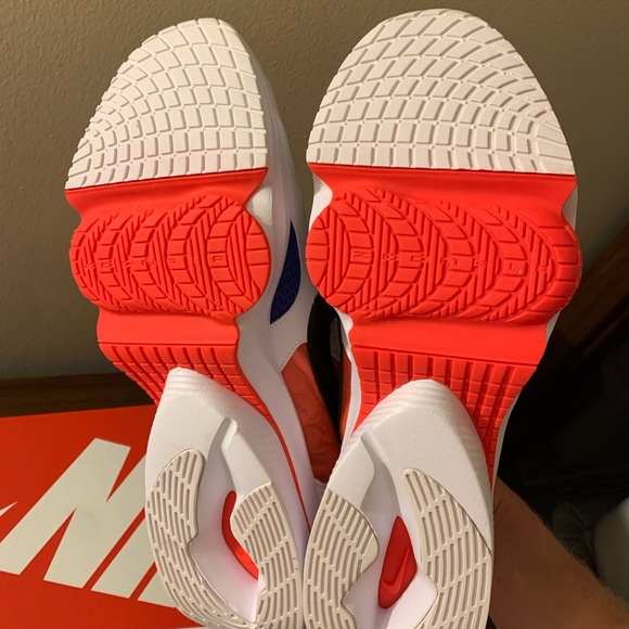 Nike Tennishoes - Picture 4 of 4